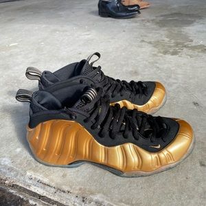 Men’s Nike Air Foamposite Metallic Gold